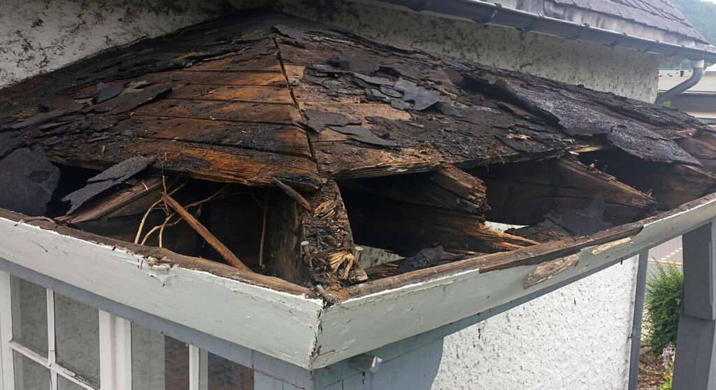 roof wind damage